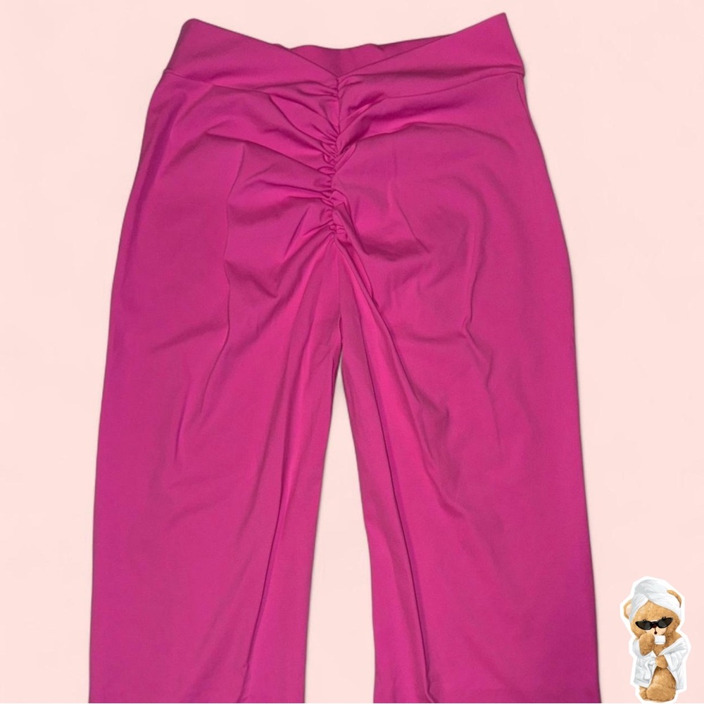 Butt scrunch hot pink flared leggings (tiktok viral)